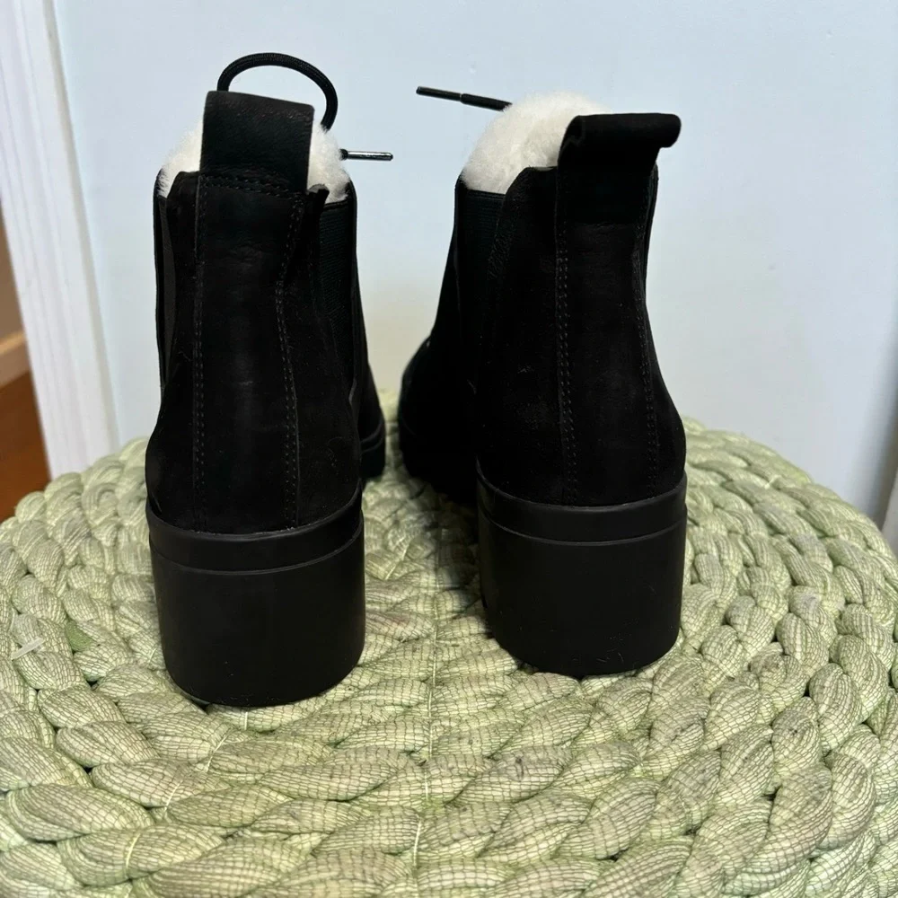 Eileen Fisher Calm Black Nubuck Cream Shearling Lace Up Lug Wedge Boots Size 7